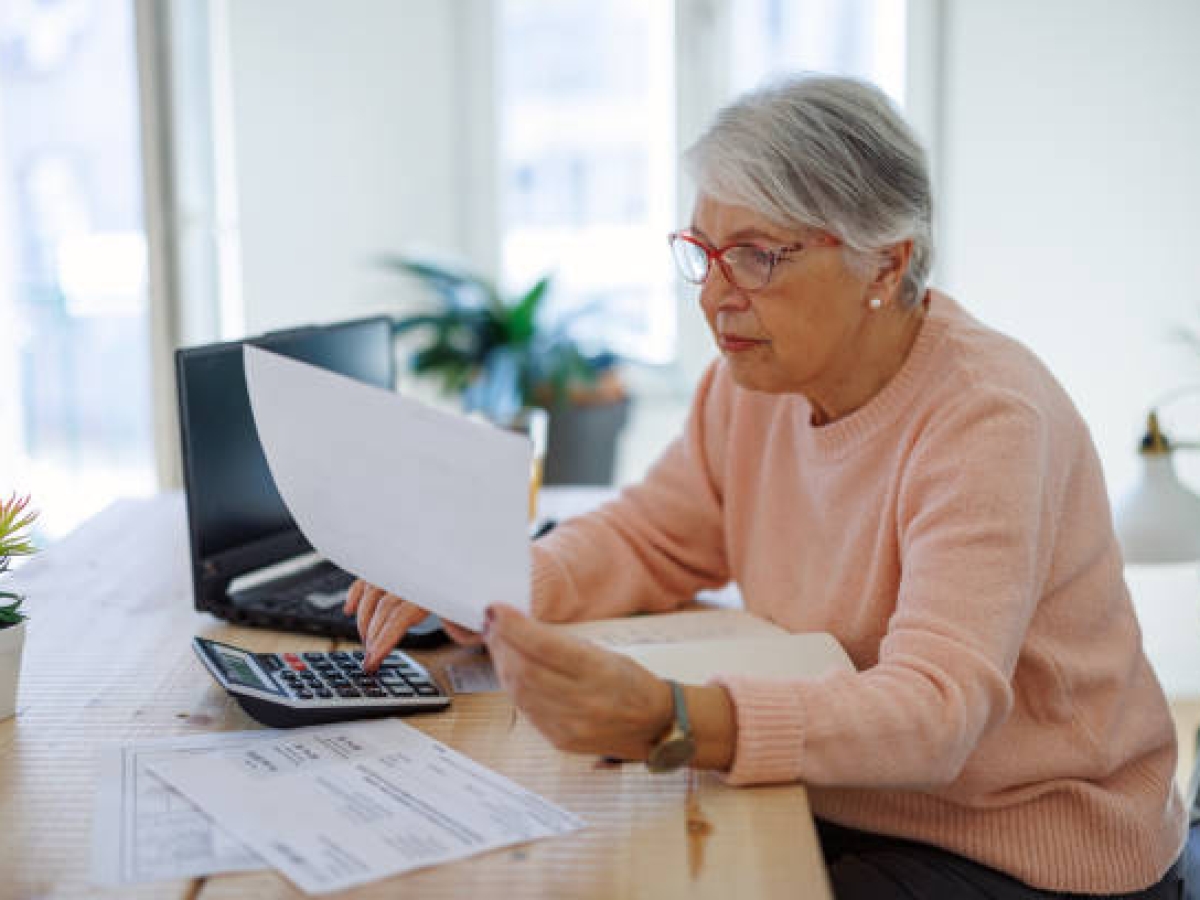 Senior lady with laptop